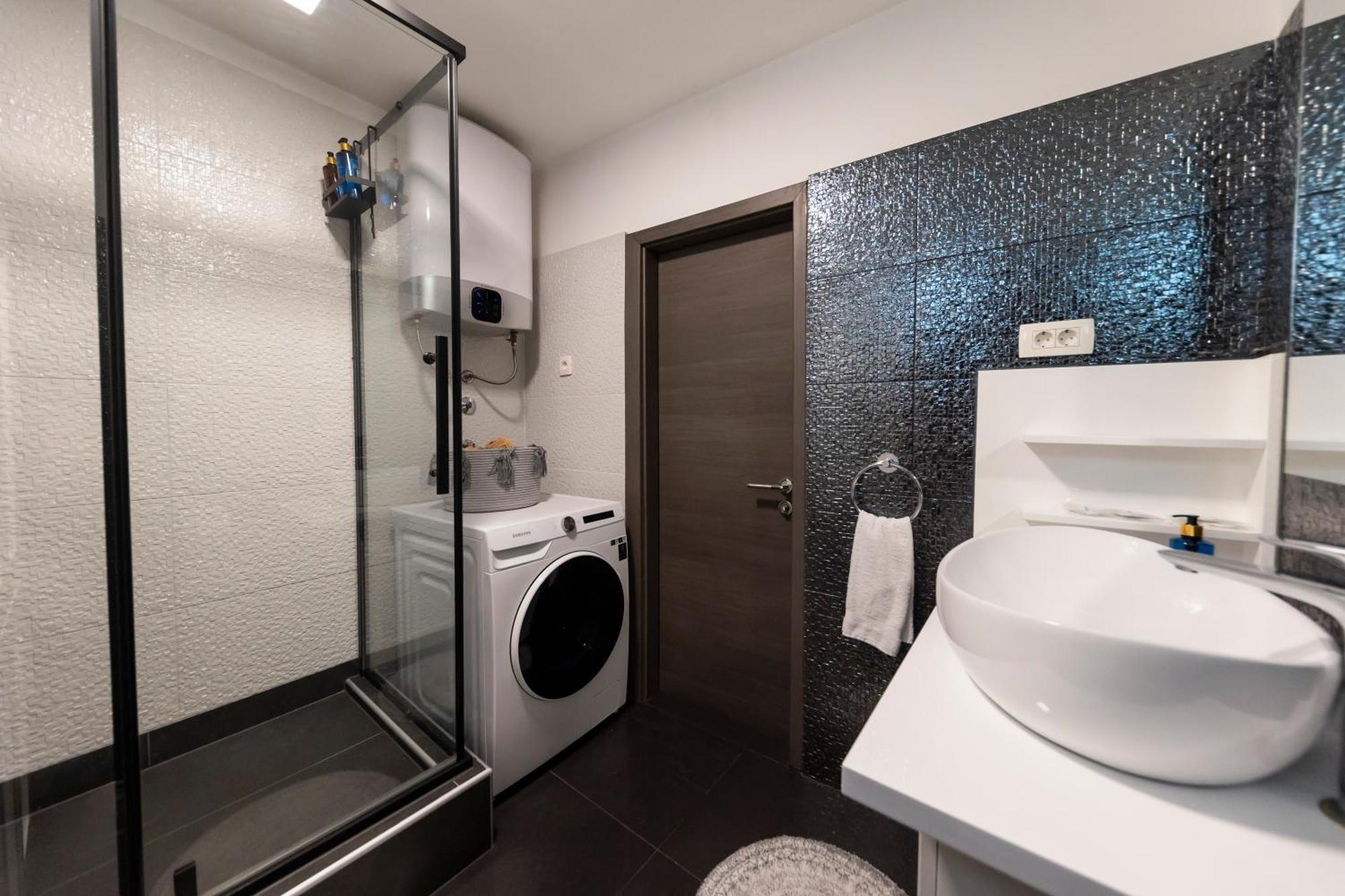 Nikky 2br Apt. In Old Town Centre Apartament *