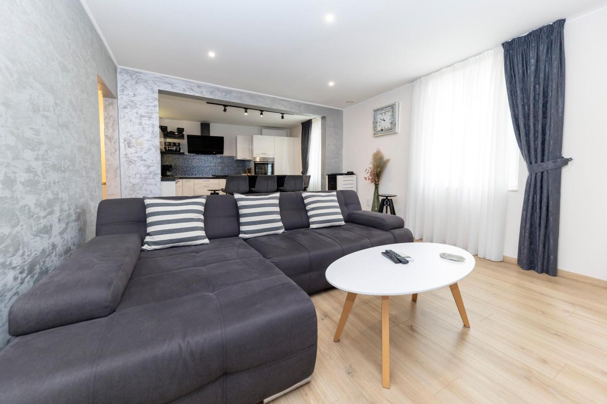Apartament Nikky 2br Apt. In Old Town Centre