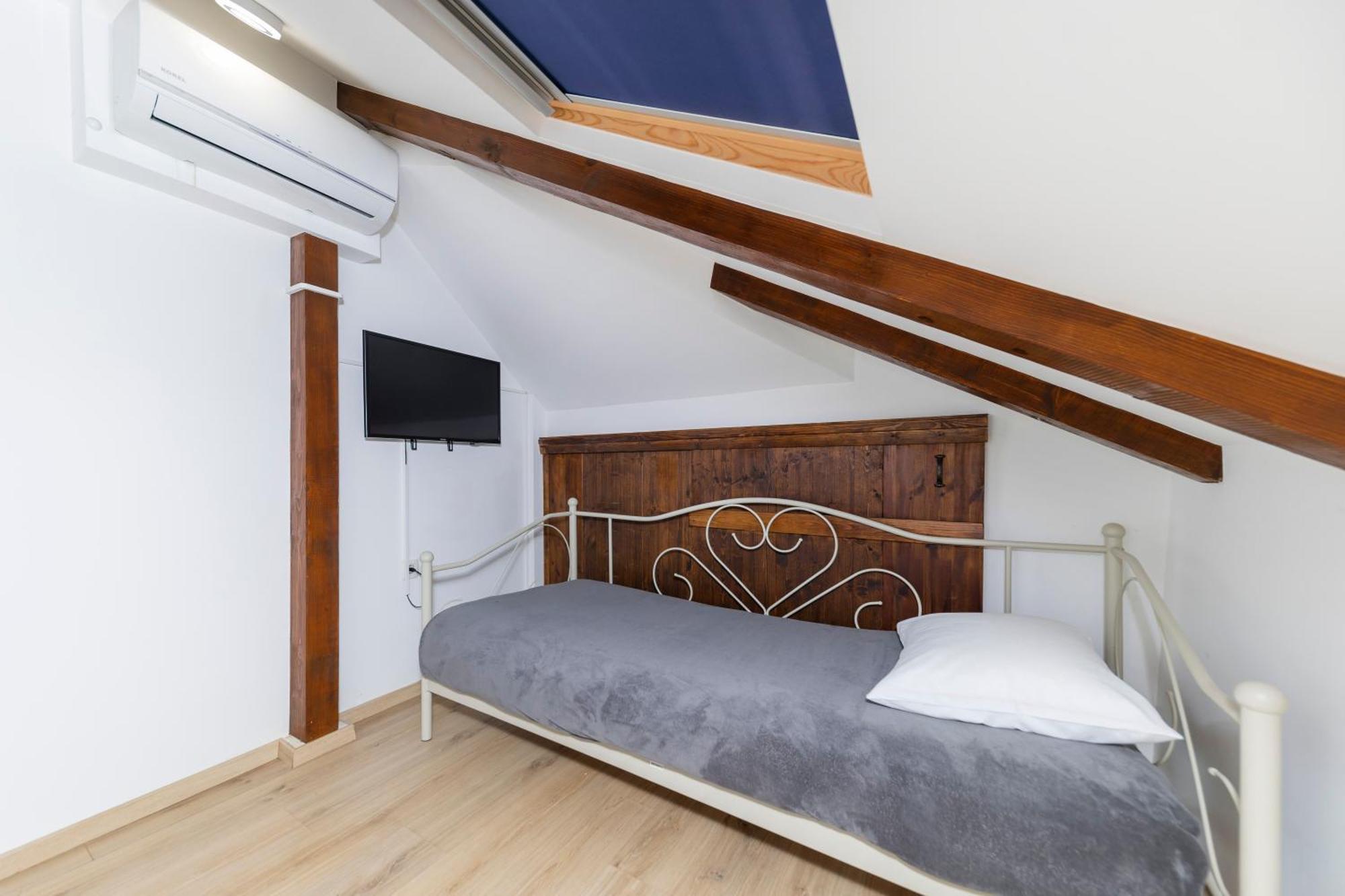 Nikky 2br Apt. In Old Town Centre Apartament *