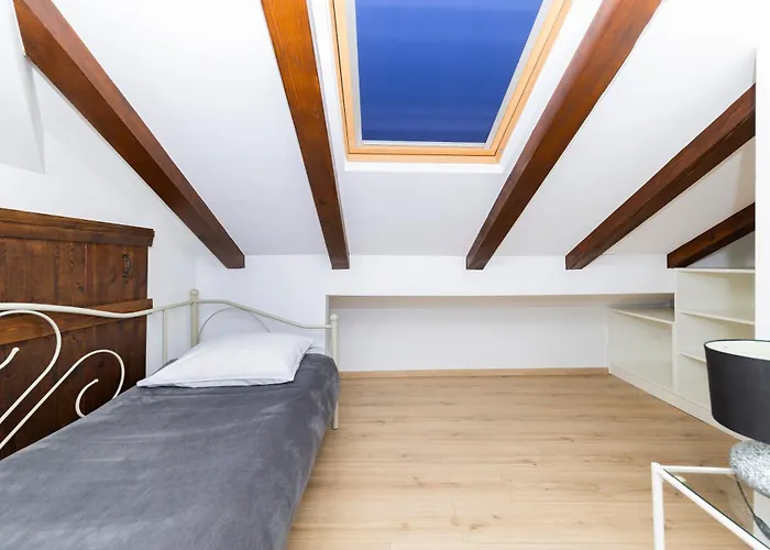 Nikky 2Br Apt. In Old Town Centre